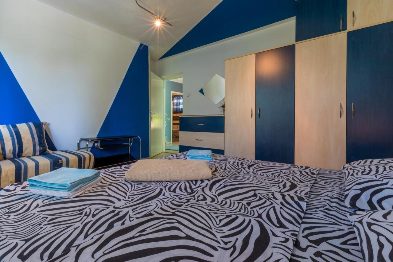 דראמליי Apartman Mladenka מראה חיצוני תמונה