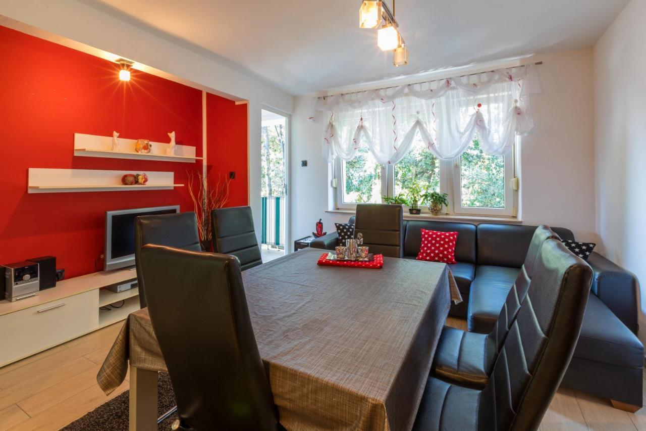 דראמליי Apartman Mladenka מראה חיצוני תמונה