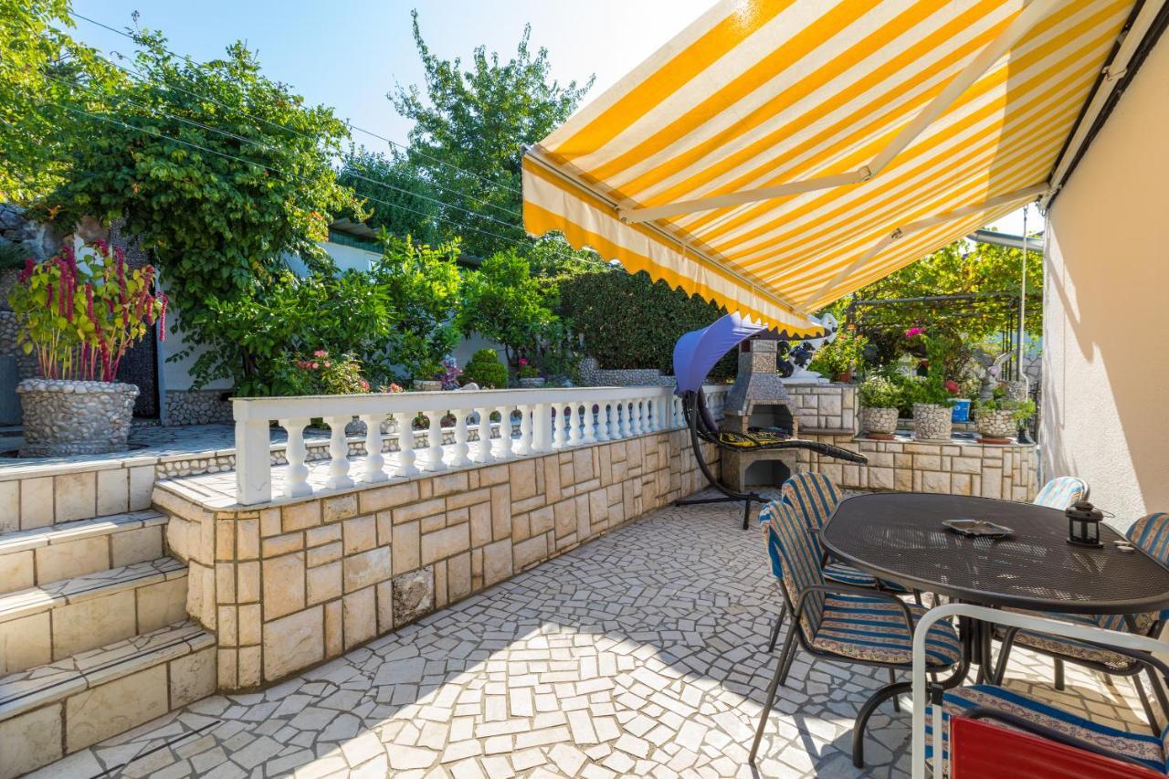 דראמליי Apartman Mladenka מראה חיצוני תמונה