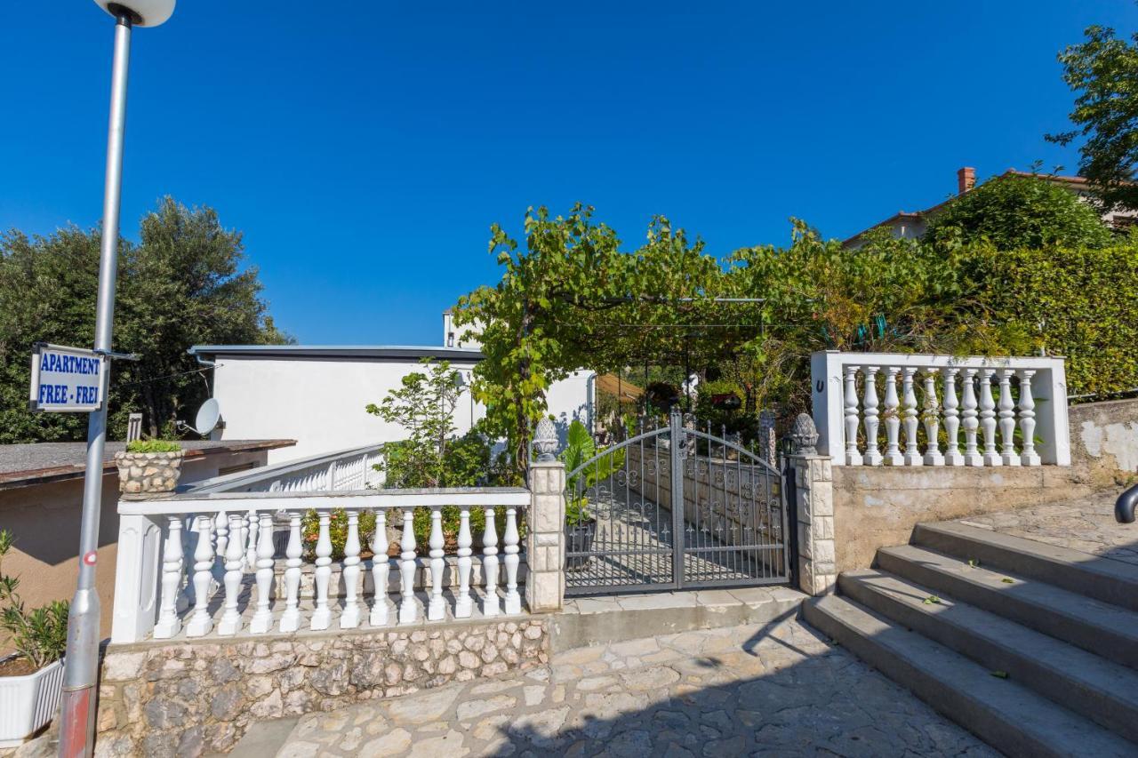 דראמליי Apartman Mladenka מראה חיצוני תמונה