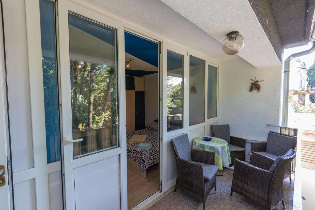 דראמליי Apartman Mladenka מראה חיצוני תמונה